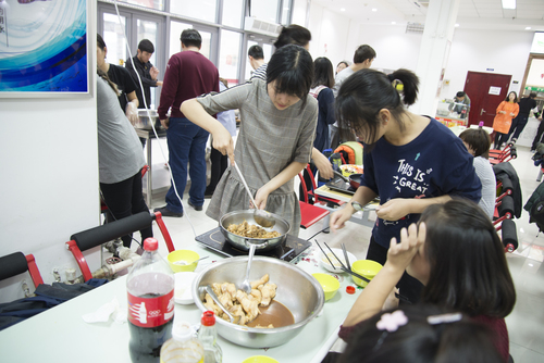 国际学生美食节 (21)