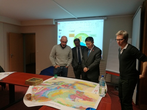 下午与拉萨尔大学老师座谈 (1)