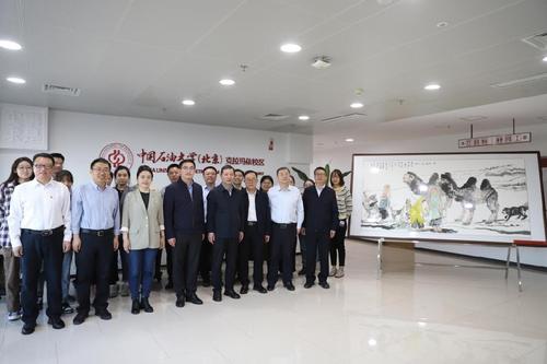 71fe0734f561438faea6a3fa73a75996