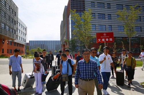 20170825-26你好中石大，欢迎2017级新生-张宝 (3)