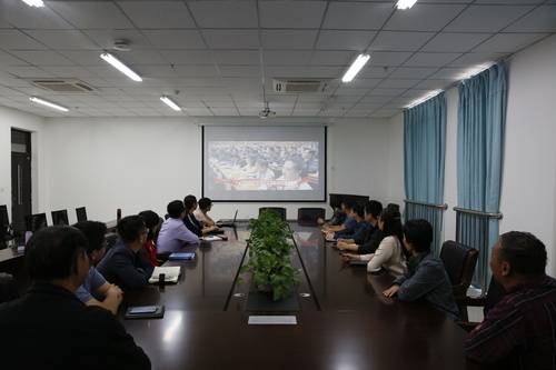 20190430校区师生共同观看纪念五四运动100周年大会-张宝 (46)