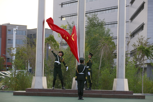 20190927全校集体升国旗仪式-张宝摄影 (12)