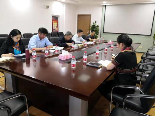 191107校区召开领导班子对照党章党规找差距专题会议