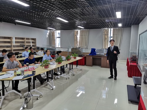 校区顺利完成首届本科毕业生答辩工作1