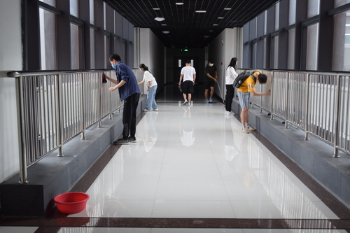 校区组织开展新时代校园爱国卫生运动4