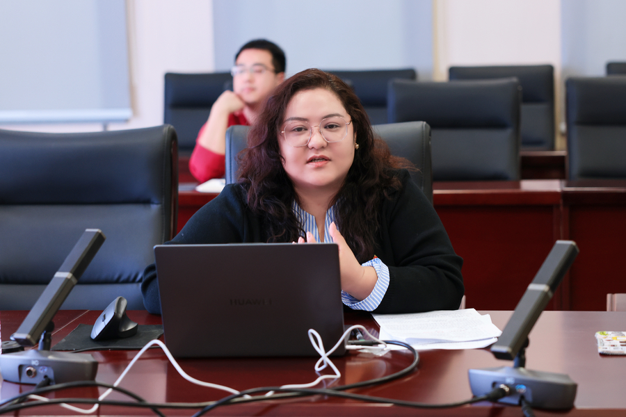 4.寨娜老师讲课