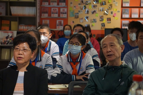 图2：陈晓和老师参加克拉玛依市铸牢中华民族共同体意识暨大中小思政课一体化活动