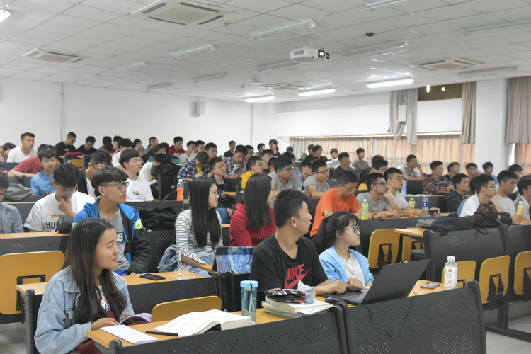 20190429励志讲坛第六期 考研专题分享会-石油学院刘莹-3