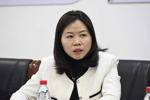 03e431d53cf7d7532c38f1c6f5bd9d1