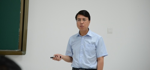 8月22日上午10点,张宏老师以"如何做好教学工作"为主题,围绕高等学校