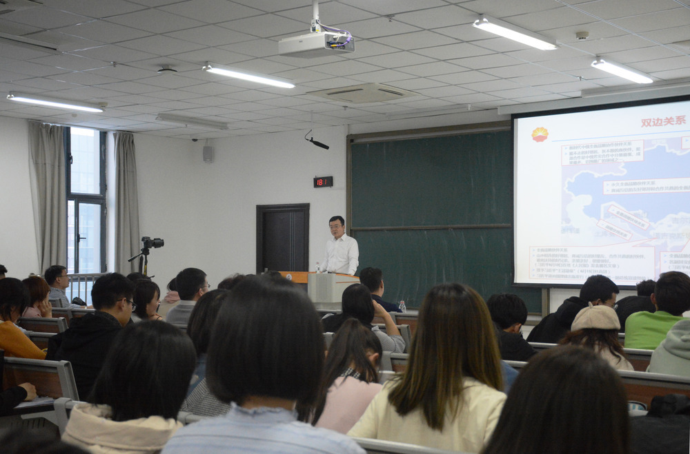 20191206 卓越讲坛第二十期 邓民敏 “中国石油的引进来与走出去战略” (5)