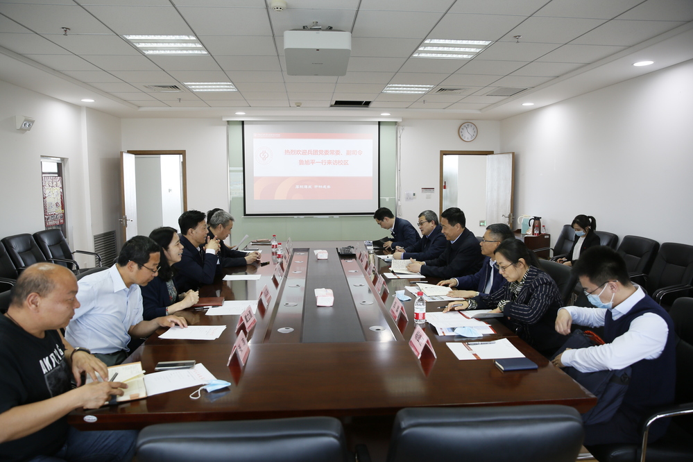 克拉玛依市委常委,秘书长,教育工委书记童中华及市委教育工委常务副