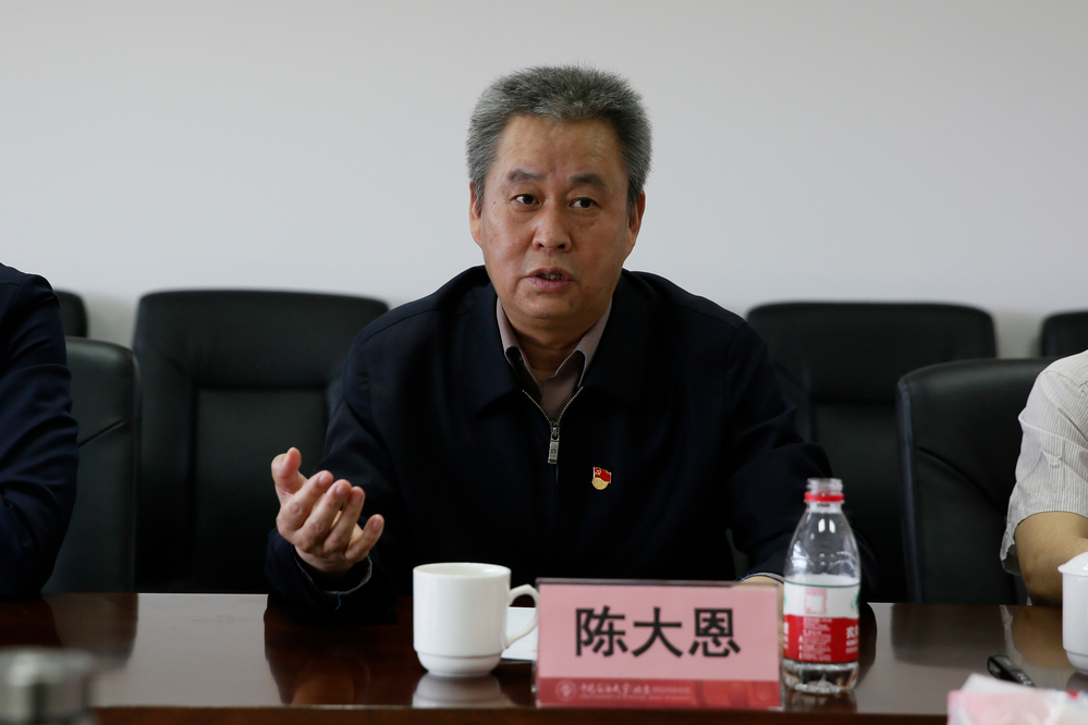 新疆生产建设兵团党委常委副司令员鲁旭平一行到访校区