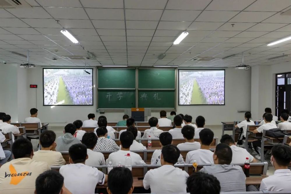 fdbb80e20fd046a29c997172cf4af2f1