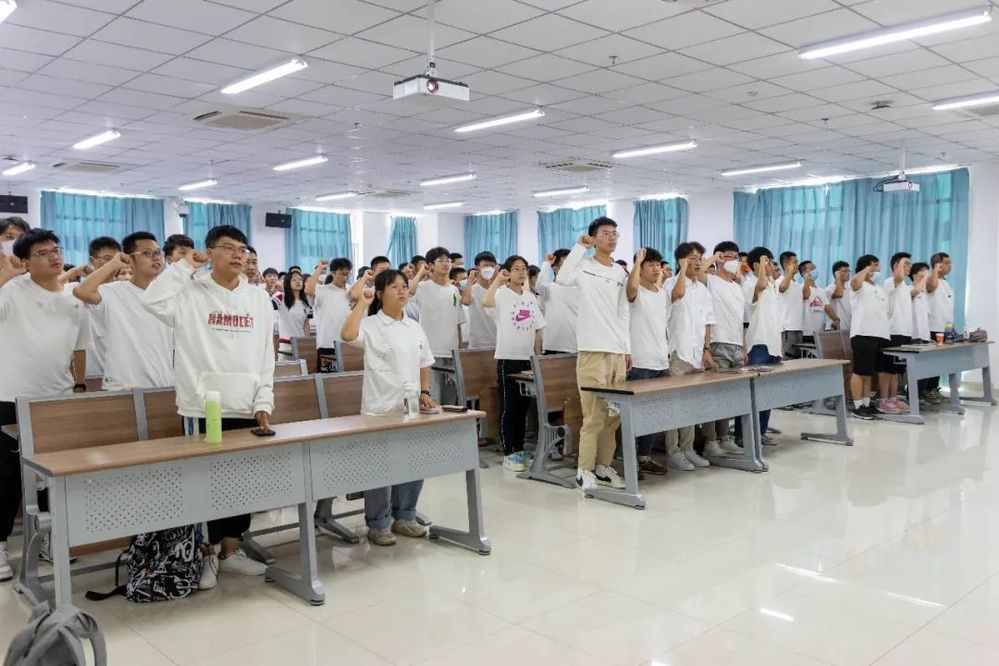 533d048eac3949e9bb0340b47966521c