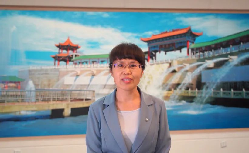 e8ae6b7e67cf45c7b57a8c9053d81f44