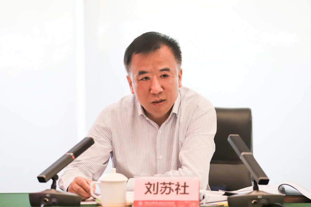 20220706自治区推动中国石油大学（北京）克拉玛依校区产学研工作会暨数智油气现代产业学院理事会一届一次会议 邱煜珩 朱宏淇摄 (206)