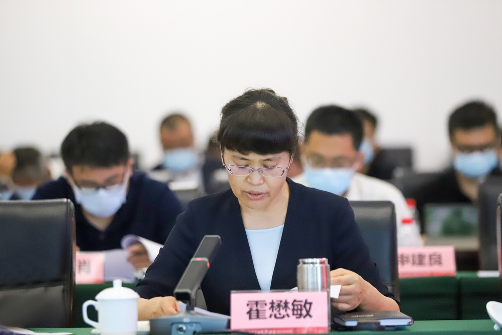 20220706自治区推动中国石油大学（北京）克拉玛依校区产学研工作会暨数智油气现代产业学院理事会一届一次会议 邱煜珩 朱宏淇摄 (180)