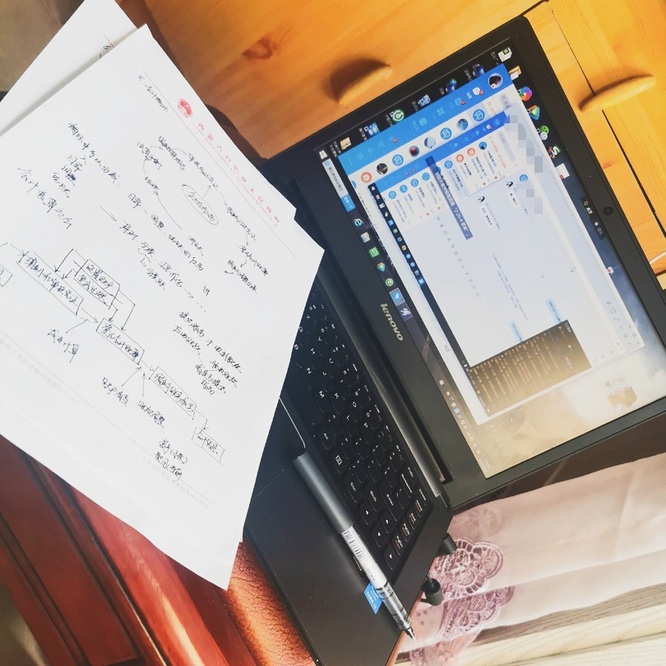 任文哲在上专业课