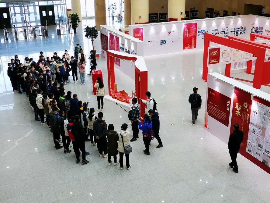 20211107校区开展文化润疆之市一中走进中石大主题研学活动 (2)