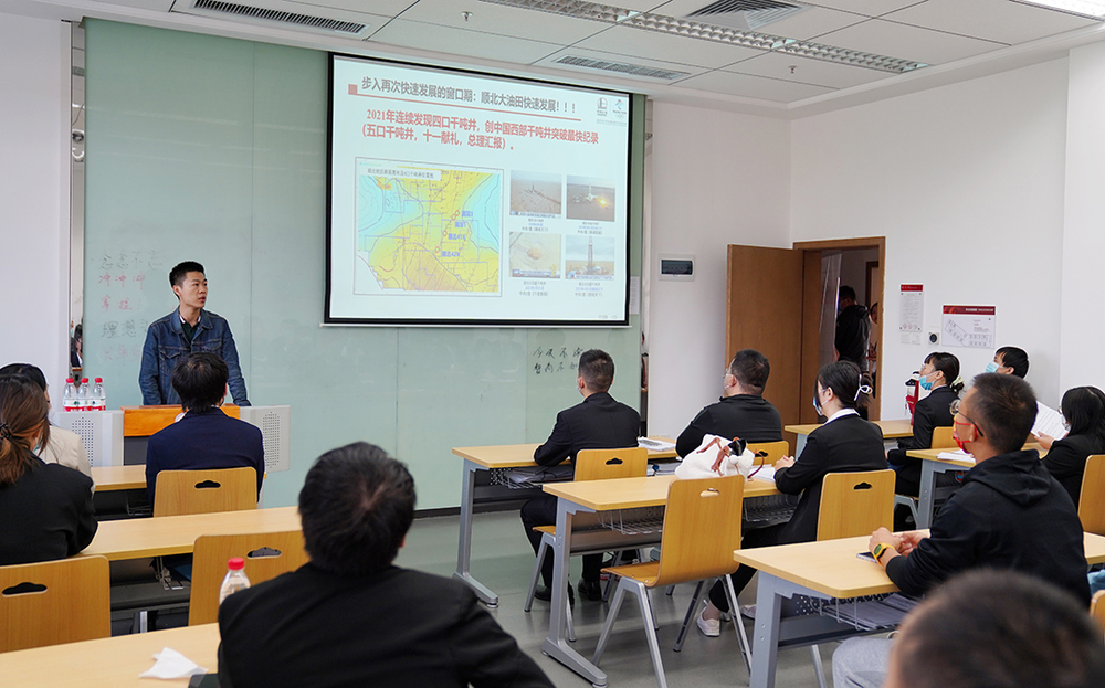 2021.9.29 蒋剑 摄 中石大克拉玛依校区秋季招聘（文字刘哲） (1)