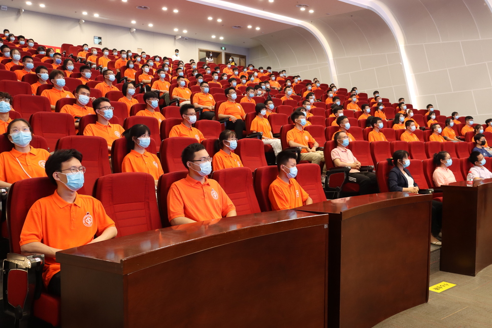 主会场-观众 远景