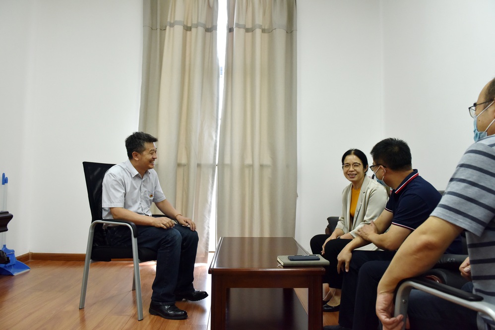 20210909张红艳慰问石油学院教师 田守嶒 张宝摄 (3)