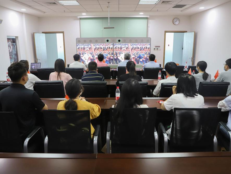 20210701 校区干部师生观看庆祝中国共产党成立100周年大会——邱煜珩摄影 (18)