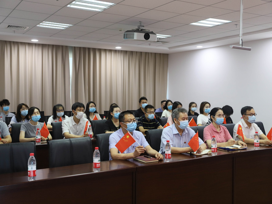 20210701 校区干部师生观看庆祝中国共产党成立100周年大会——邱煜珩摄影 (2)