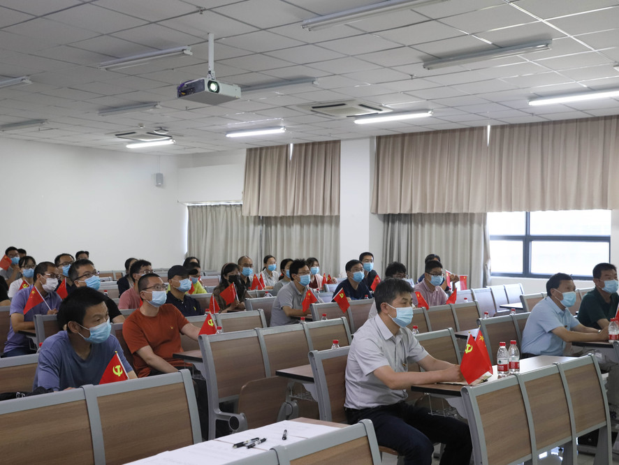 20210701 校区干部师生观看庆祝中国共产党成立100周年大会——邱煜珩摄影 (10)