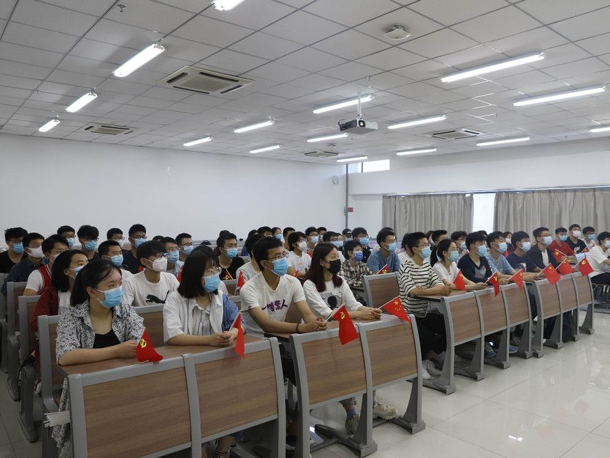 20210701 校区干部师生观看庆祝中国共产党成立100周年大会——邱煜珩摄影 (9)