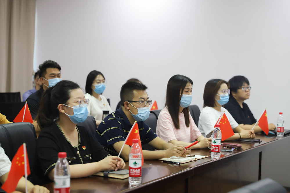 20210701 校区干部师生观看庆祝中国共产党成立100周年大会——邱煜珩摄影 (17)