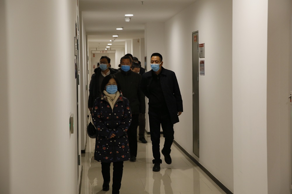 与银龄教师交流2