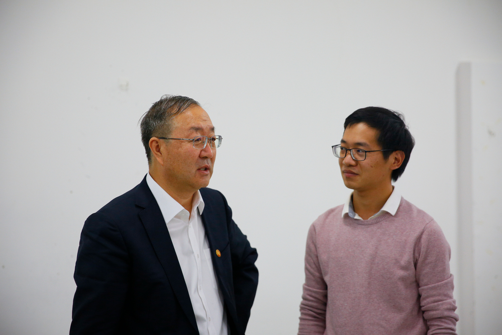 与上课教师课间交流