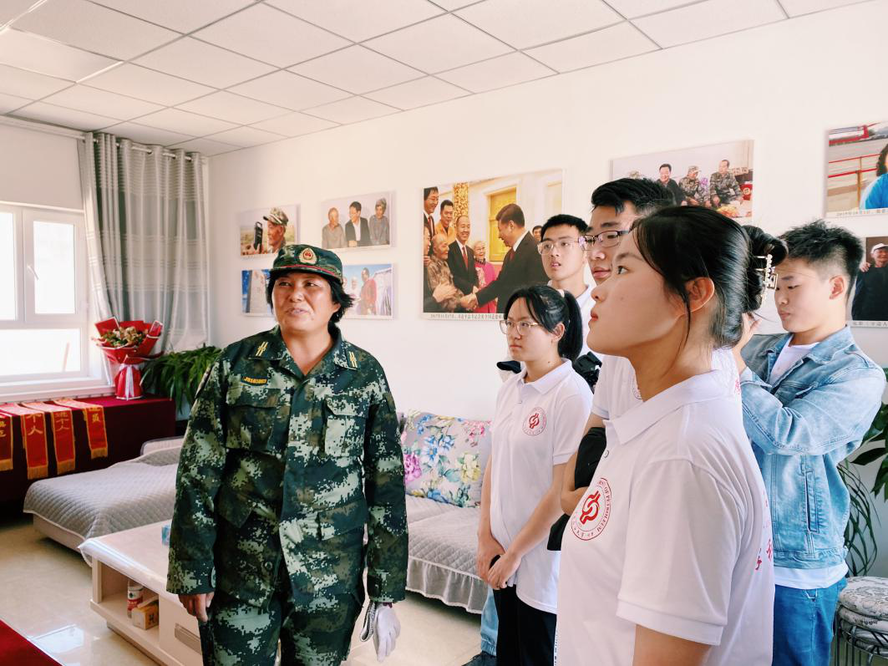 一六一团-参观魏德友旧居