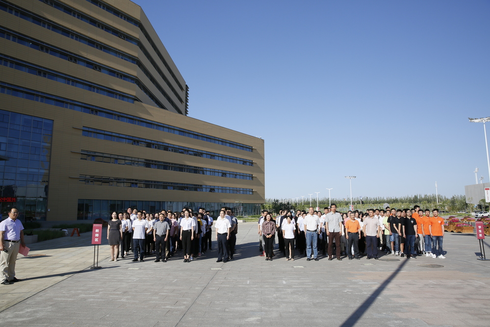 20190701校区党员集体升国旗仪式-张宝 (32)