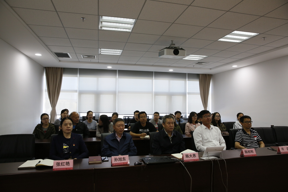 20190430校区师生共同观看纪念五四运动100周年大会-张宝 (2)