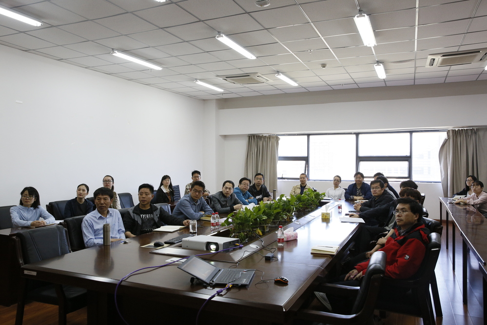 20190430校区师生共同观看纪念五四运动100周年大会-张宝 (34)