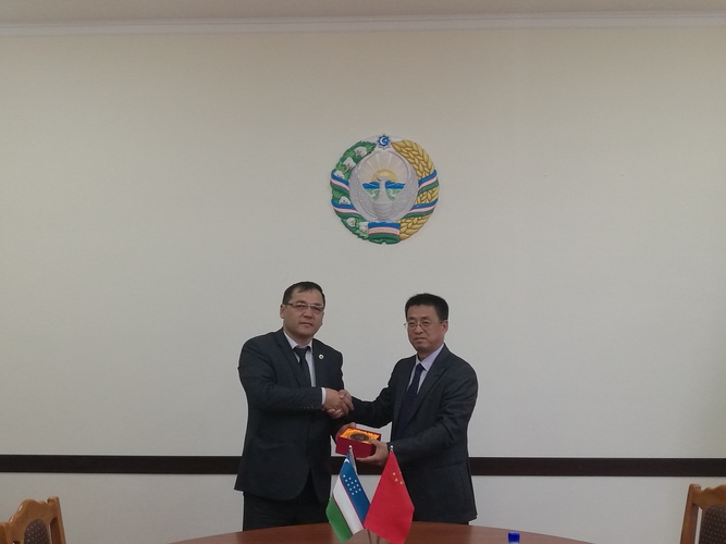 2017.10.12乌兹别克斯坦塔什干信息技术大学签署合作协议