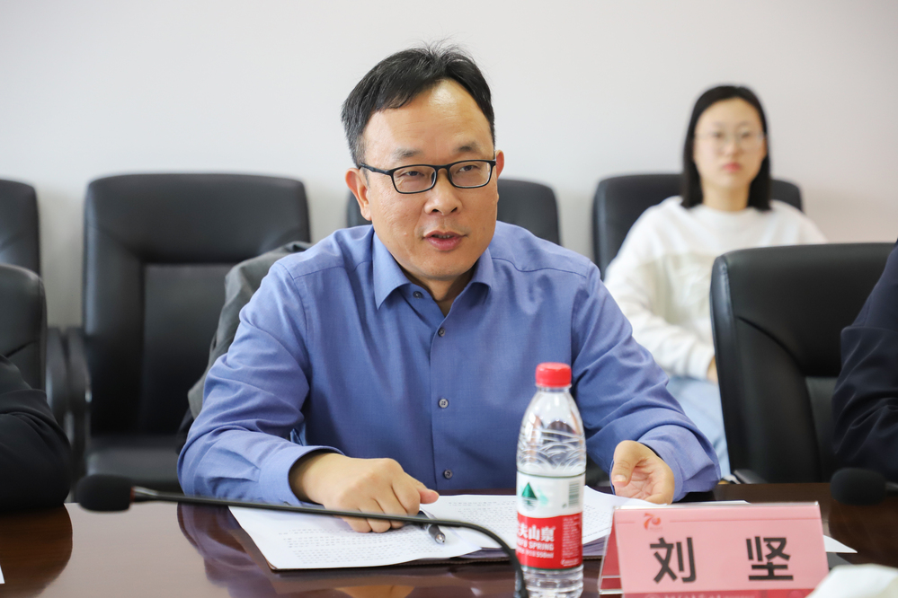 20231007校区与克拉玛依市中西医结合医院（市人民医院）战略合作协议签约仪式-魏静怡 (24)