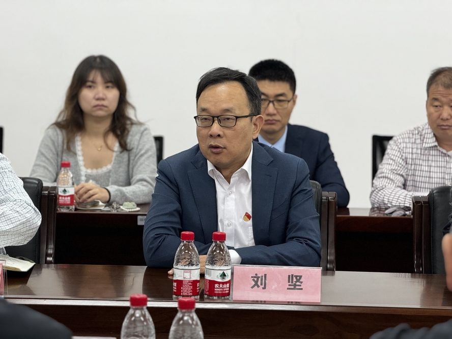 克拉玛依校区党委书记刘坚讲话