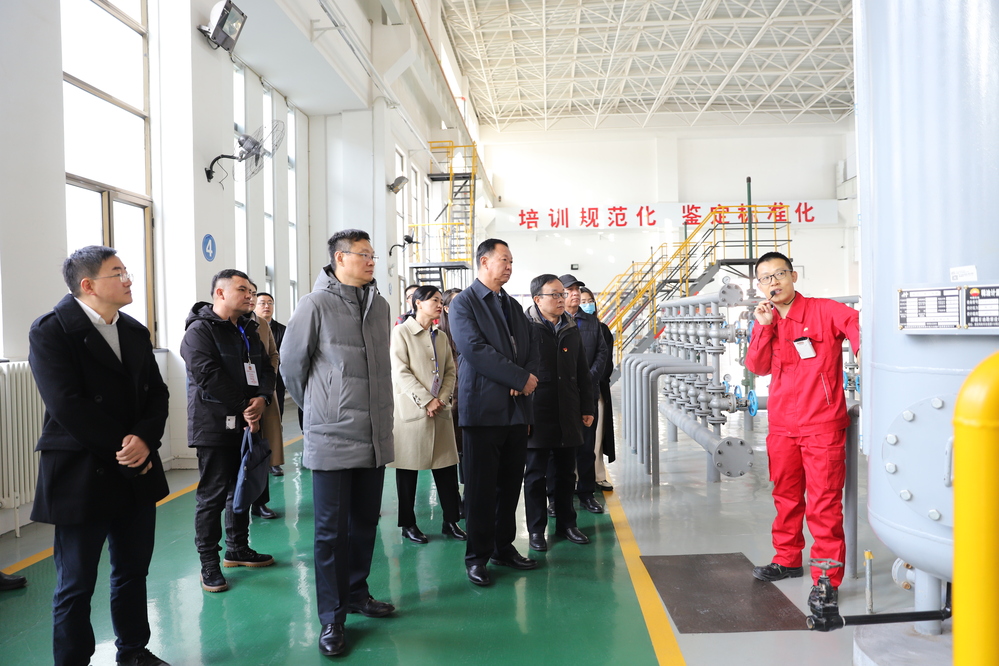 20231128自治区人大代表视察组一行来访校区-魏静怡 (166)