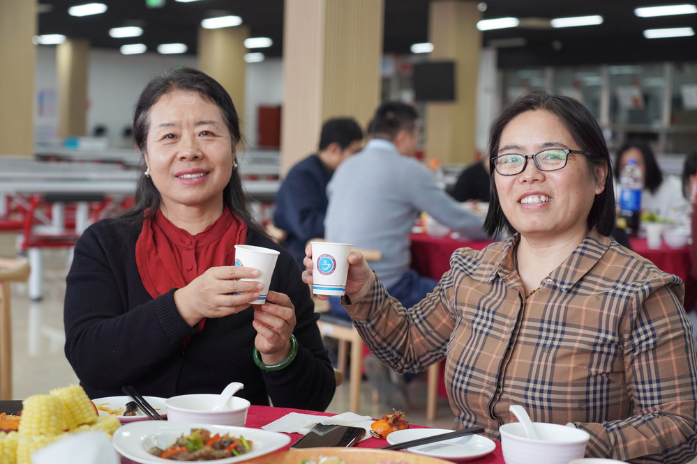 20240209留校师生除夕聚餐-袁玫摄影 (357)