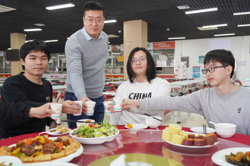 20240209留校师生除夕聚餐-袁玫摄影 (371)