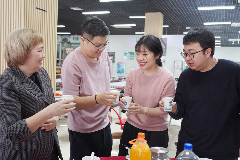 20240209留校师生除夕聚餐-袁玫摄影 (381)