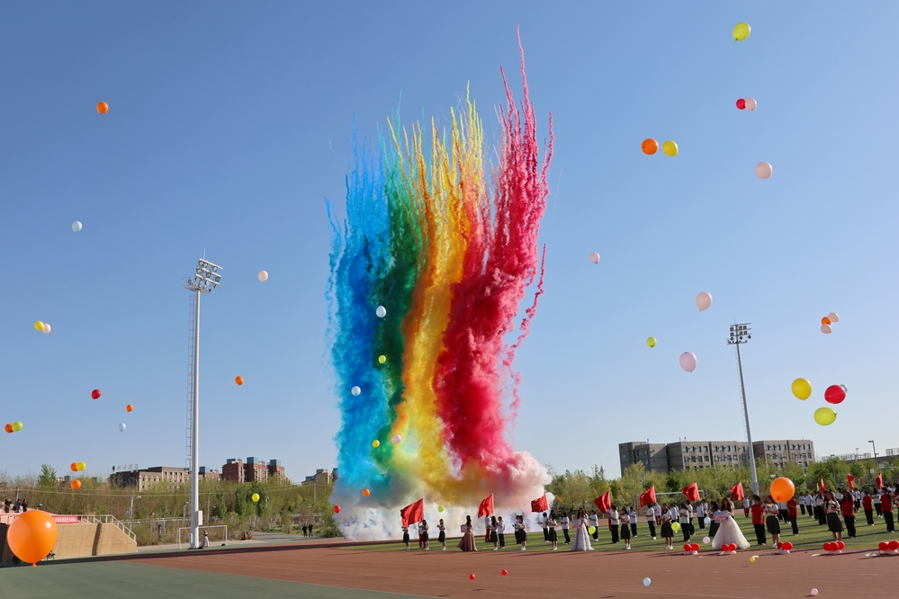 2025年开幕式李新雅  (43)