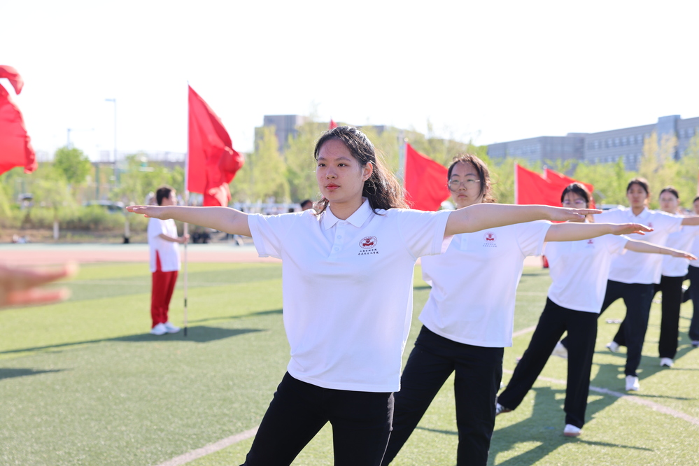 2025年开幕式李新雅  (2)