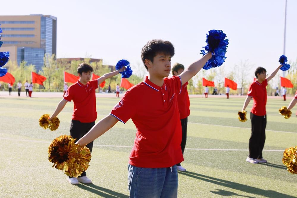 2025年开幕式李新雅  (30)