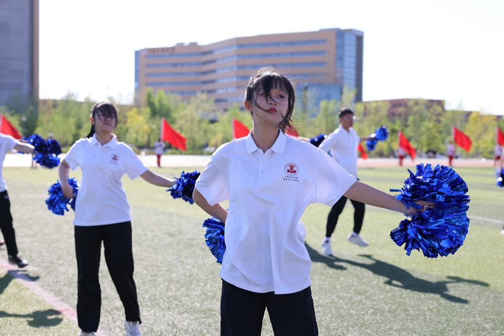 2025年开幕式李新雅  (34)