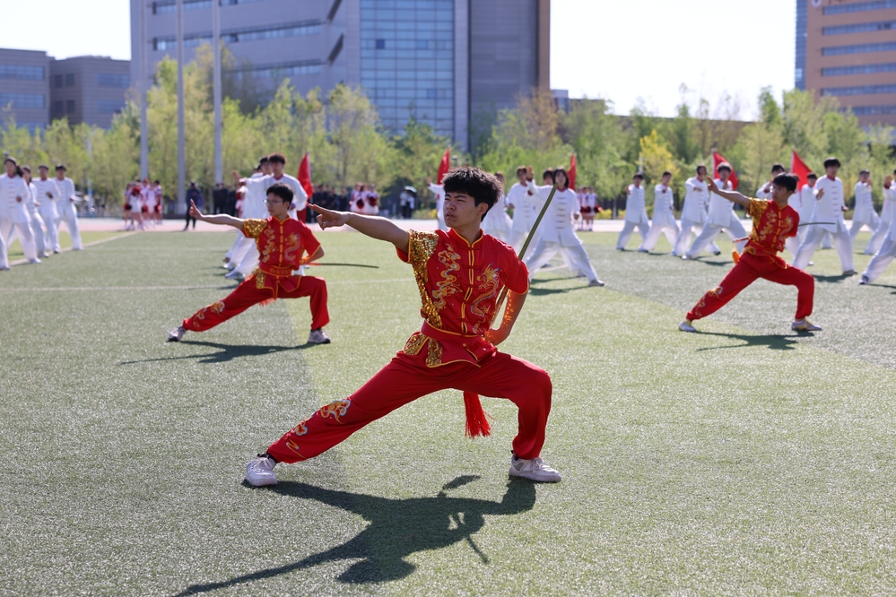 2025年开幕式李新雅  (24)